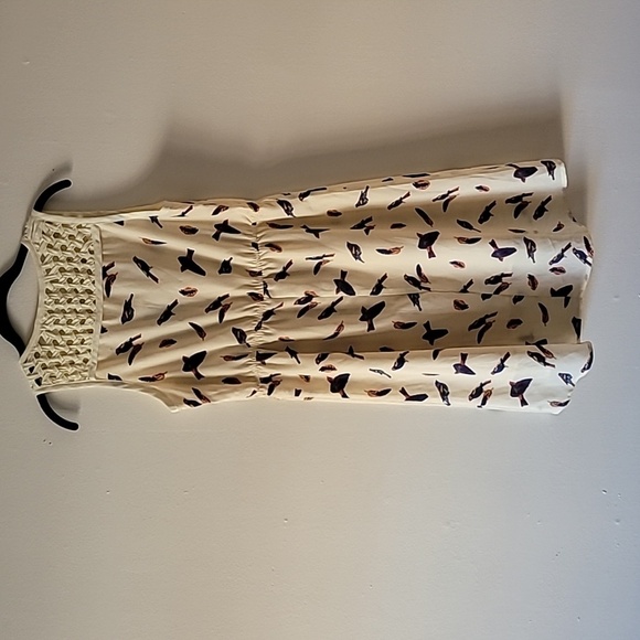 Esley Dress. Birds. NWT. Size Medium. - Picture 5 of 5